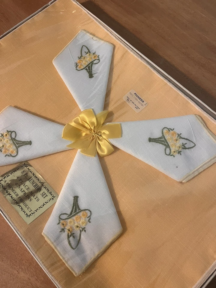 Vintage Napkin & Placemat Set Gold Flowers Embroidered Square New In Box 8 Pc. - Image 2 of 4