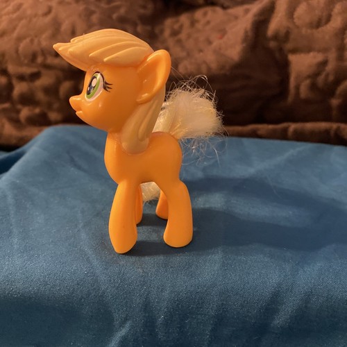 My Little Pony Applejack Figure 3" Orange with Yellow Hair - Picture 3 of 8