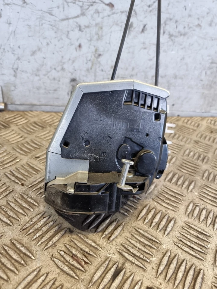 Cierre de puerta trasera derecha Toyota Prius 2017 1,8 L CVT híbrido cerradura de puerta Foto 4 de 4