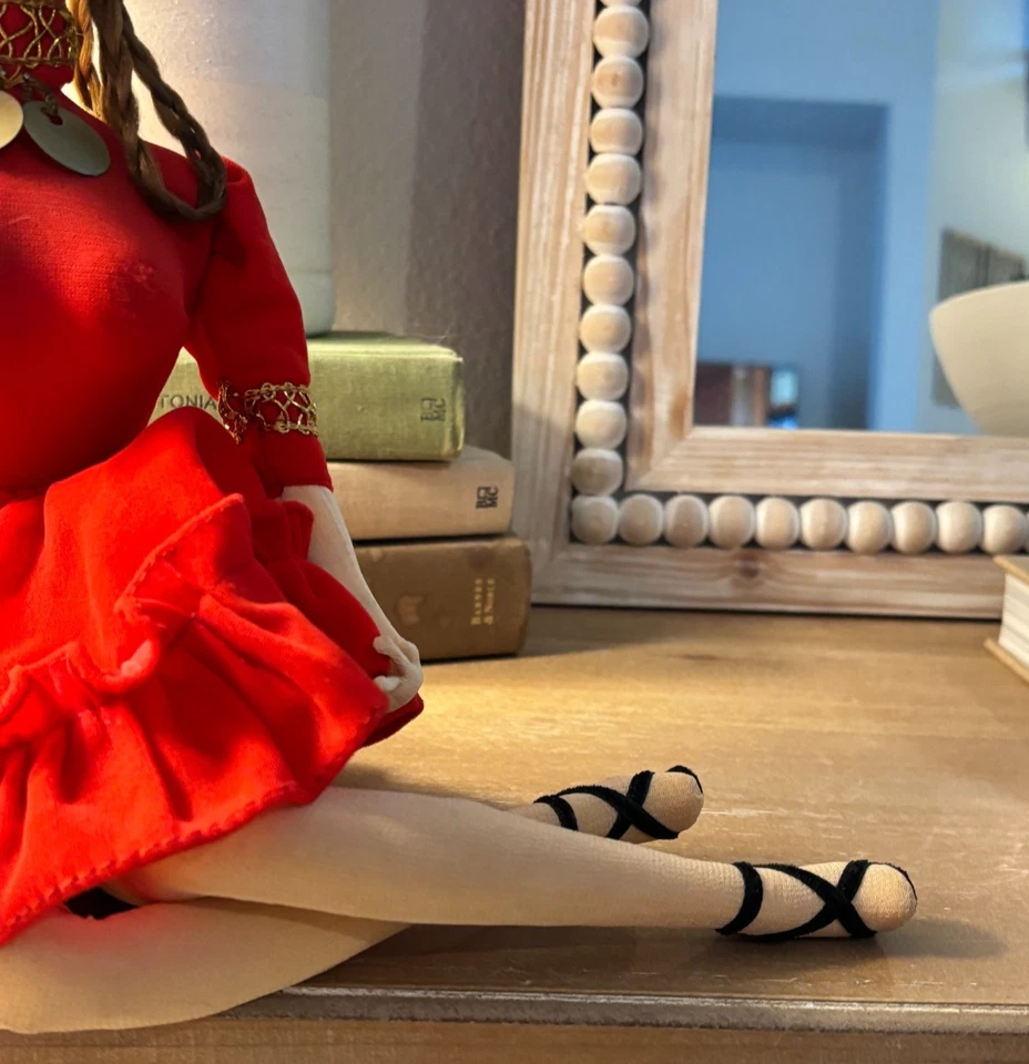 Muñeca Bradley Big Eyed de colección posada vestido rojo mod atrevido firmado en la parte inferior Foto 3 de 4