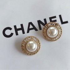 CHANEL vintage buttons gold & Pearl 24mm set of 2 (Next Biz Day Shipping!)