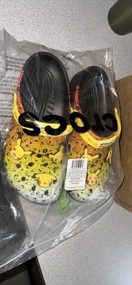 Crocs x Pokemon Pikachu Classic Clog w/ Jibbitz Men display picture 1