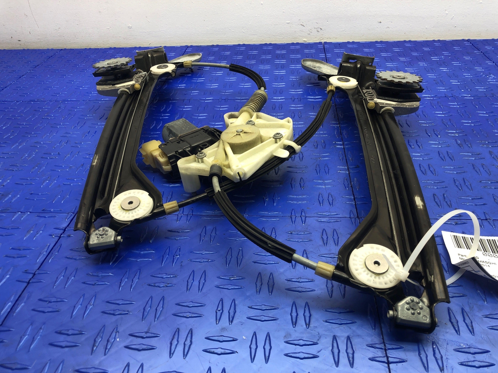 2014 - 2019 MASERATI GHIBLI M157 RIGHT REAR DOOR WINDOW REGULATOR W/MOTOR OEM