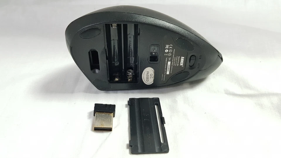 Anker 98anwvm-uba Wireless Vertical Ergonomic Optical Mouse with Dongle - Image 2 of 4