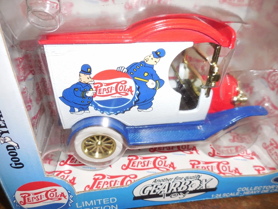 1/24 Scale Gearbox Toy Coin Bank 1912 Ford Pepsi Cola Delivery Truck  & Box - Image 2 of 3