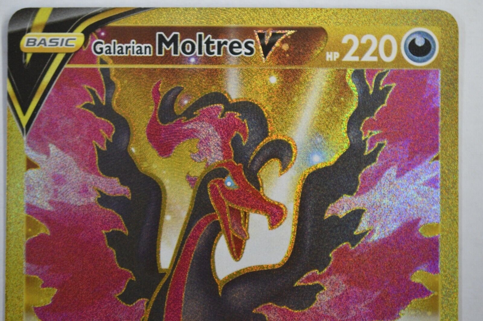 Galarian Moltres V Secret Rare - 183/172 - Brilliant Stars – Card Cavern  Trading Cards, LLC