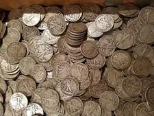 !$  .50 1916-1947 One Walking Liberty Half Dollar Avg Circulated 90% Silver (V)