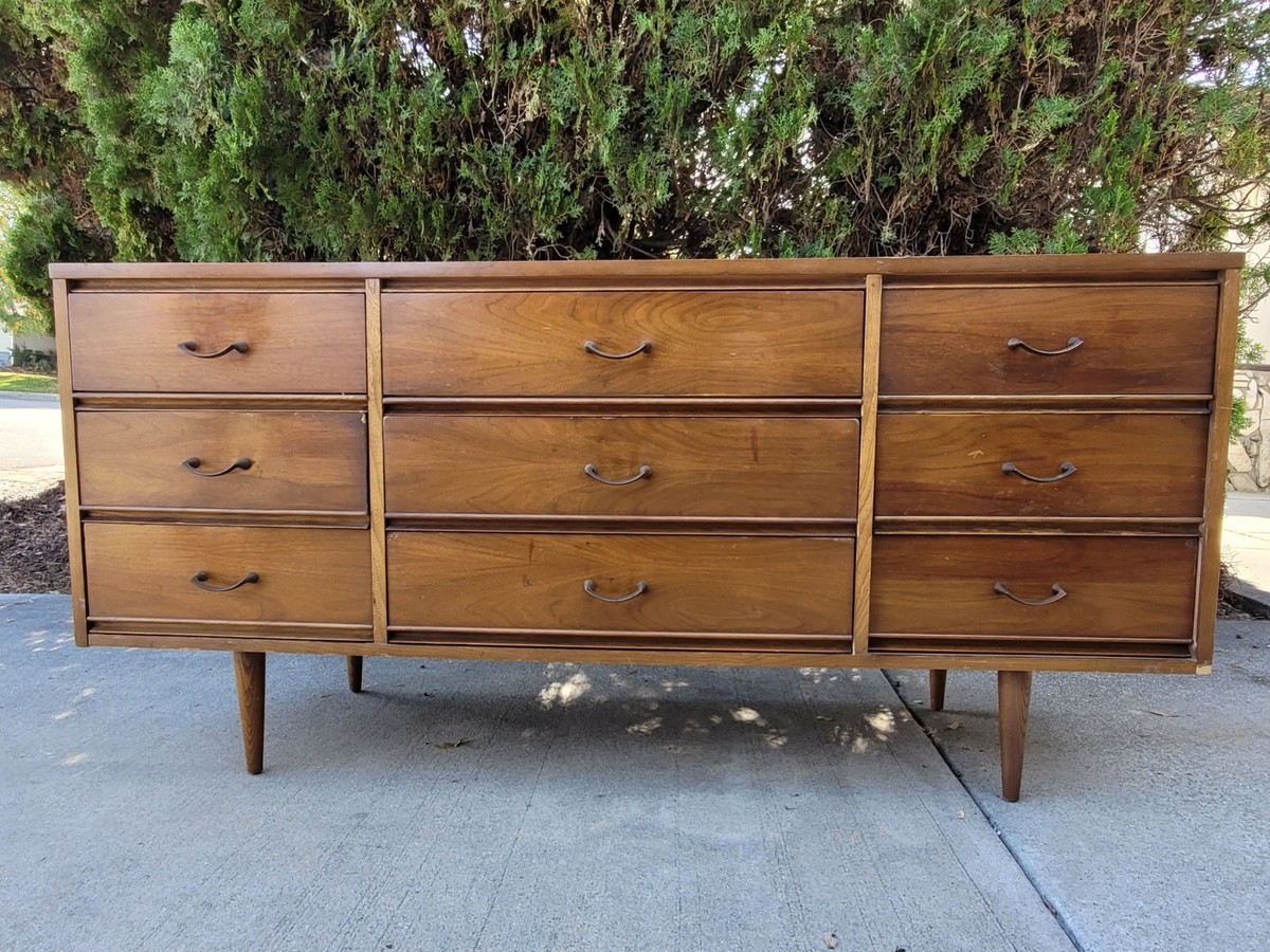 Vintage Dixie MCM 9 Drawer Dresser Walnut Drexel - Local Pick Up