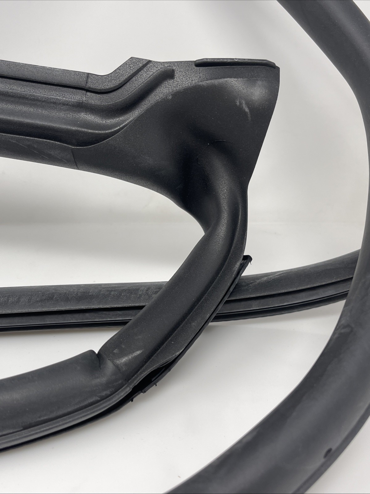 New OEM LAMBORGHINI Urus Left Side Inner Door Seal Black Rubber 4ML831707A
