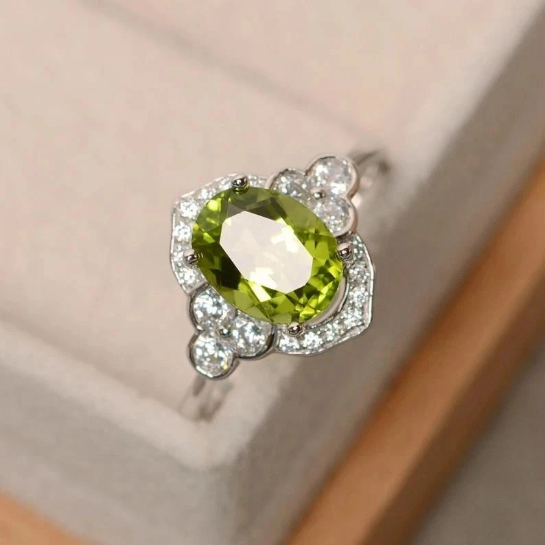 1.80Ct Oval Natural Peridot Diamond Wedding Ring in 14K White Gold Size 5.5 - Image 2 of 4