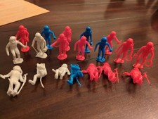 Vintage 1960s 19 Pc Astronaut Plastic Toy Figures Red White Blue Vintage Lot 2"