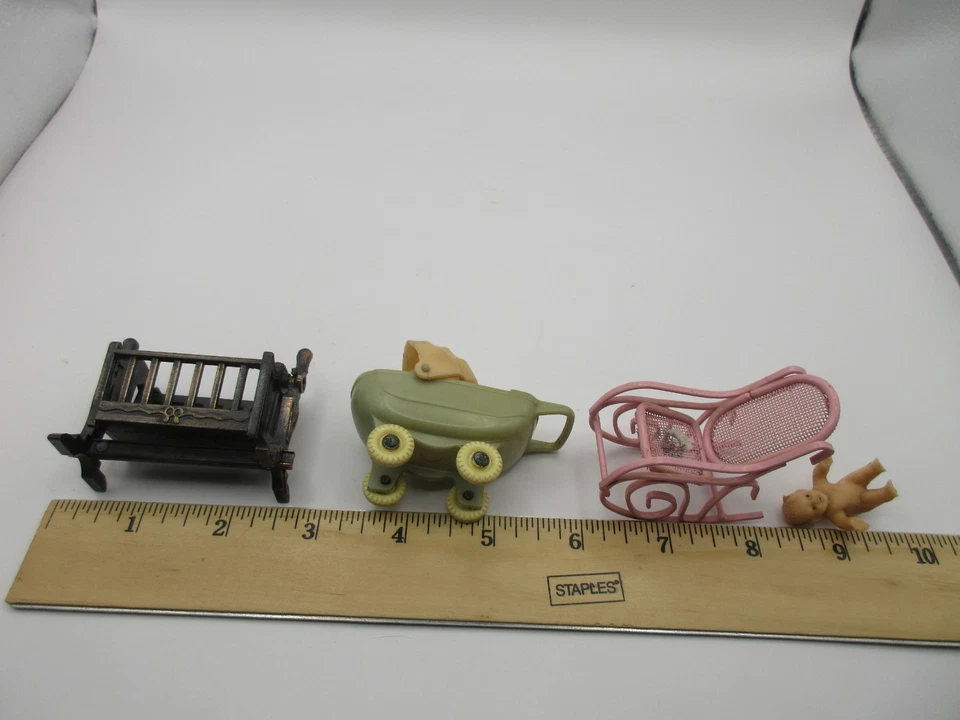 Lot Vtg Durham Baby Crib + Thomas Plastic Carriage + Chair Dollhouse Miniature - Image 3 of 4