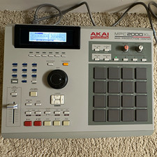 Akai Professional MPC2000XL Sampler  Sequencer, 16 Pad Triggers, MIDI/SCSI
