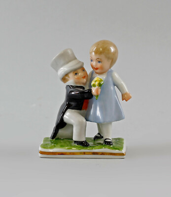 9997262-d Porcelain Figurine Wedding Couple Ernst Bohne 2 3/8x3 1/8in