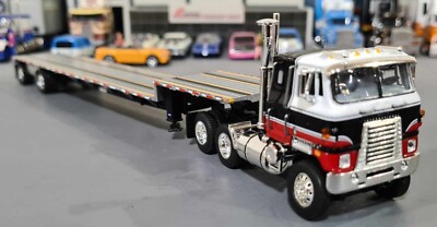1/64 DCP INTERNATIONAL TRANSTAR BLACK/BLACK & DROP DECK TRAILER TRAILER 60-1378