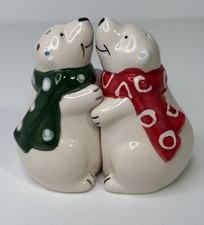 Hugging Polar Bears Salt and Pepper Shakers Christmas Holiday White Green Red