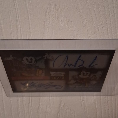 2026 Topps Disney Neon Mickey & Minnie Dual Autograph Card MSDA-DR