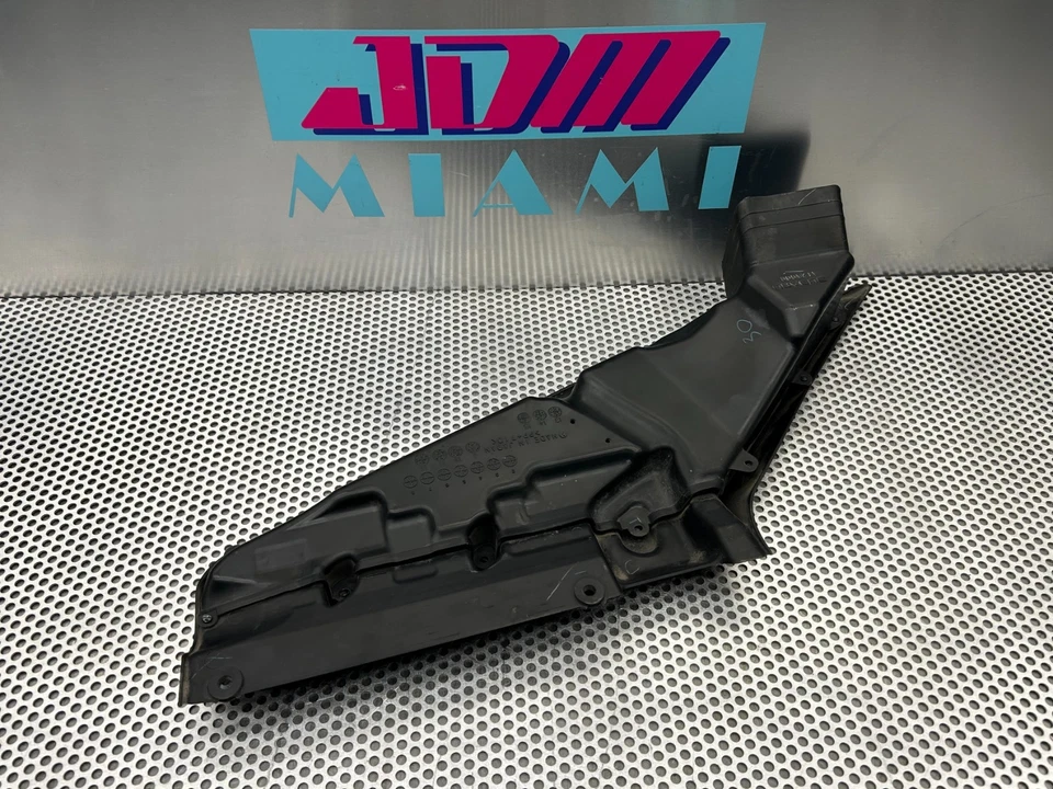 Limpiador de conductos de admisión de aire delantero Subaru WRX STI 2015-2021 plástico negro genuino OEM Foto 3 de 4