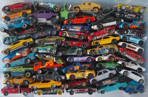 VINTAGE & LATER DIECAST TOY JOB LOT HOT WHEELS AMERICAN CARS TRUCKS etc
