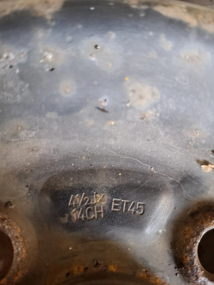 Verkaufe hier einen Satz Winterreifen für Suzuki Alto. - Bild 4 von 4