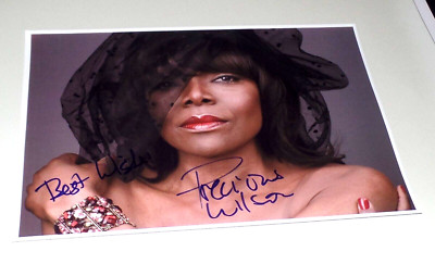 PRECIOUS WILSON, original signed Photo in 20x28 cm (NST) ERUPTION