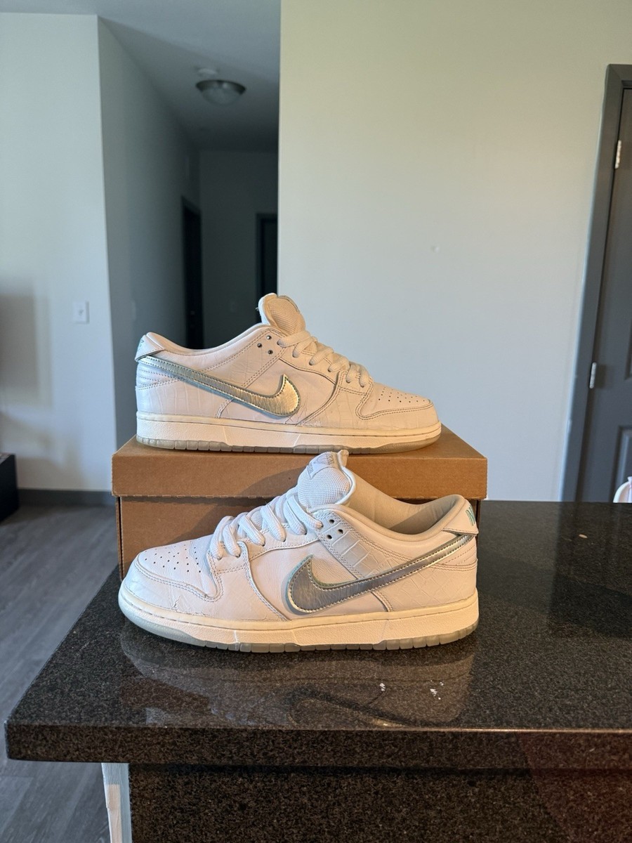 Size 9.5 - Diamond Supply Co. x Nike Dunk Pro SB Low White Diamond
