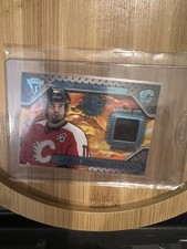 2000-01 Pacific Private Stock Titanium - Game-Used Gear Jeff Shantz #70 (MEM)