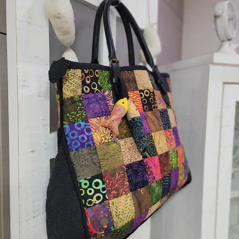 Patchwork Fish Design Tote Bag with Keyring - Col… - image 4