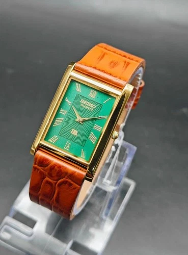 Classic Vintage Seiko Slim Quartz Men's Wrist Watch