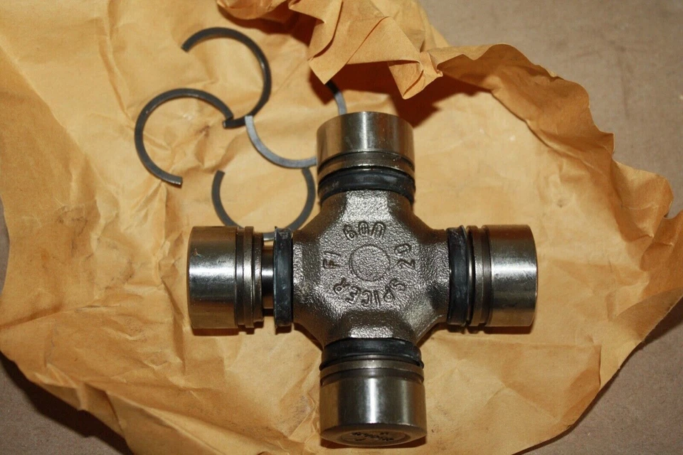 C3AZ-4635-K NOS Ford Granada Pinto Bobcat Driveshaft U-Joint universal joint - Изображение 2 из 3