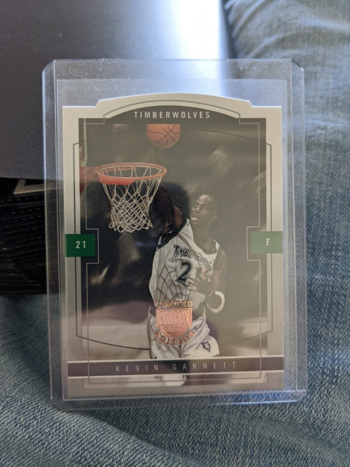 200304 Skybox LE / Limited Edition Basketball Card Kevin