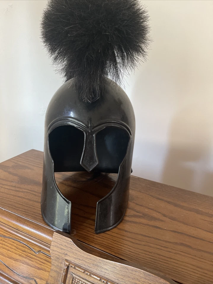 Металлический древнегреческий коринфский шлем с черным шлейфом - Изображение 3 из 3