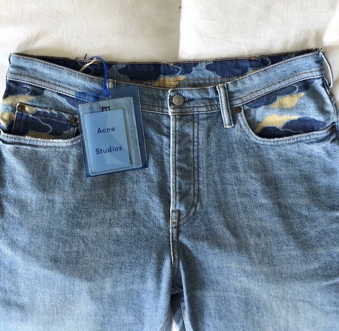 Acne studios blå 2025 konst river