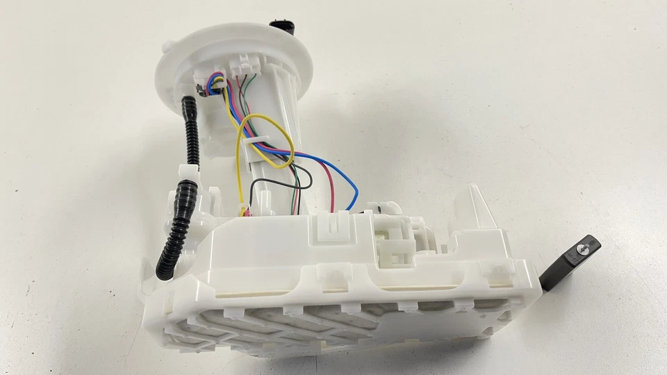 19-22 LEXUS ES300H БЕНЗОБАК ТОПЛИВНЫЙ НАСОС ОТПРАВКА БЛОК 77020-06740 OEM - Изображение 3 из 4