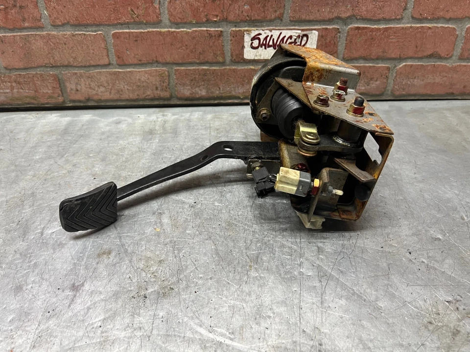 91-99 Mitsubishi 3000GT VR-4 Dodge Stealth R/T AWD pedal de embrague con refuerzo OEM Foto 3 de 4