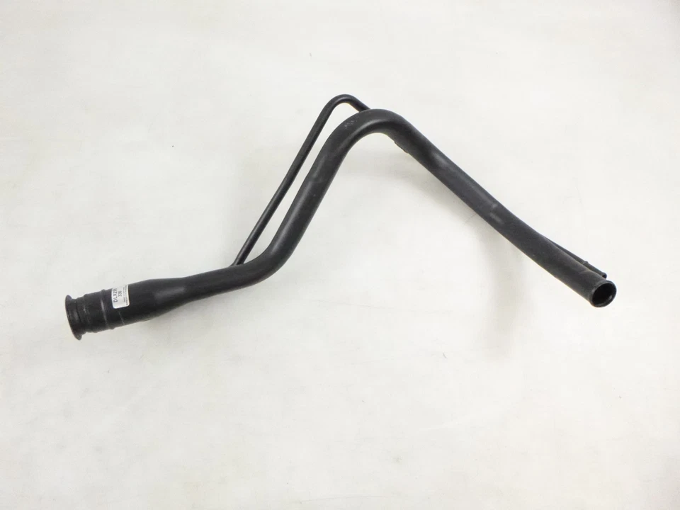 Cuello de llenado de tanque de combustible Spectra Premium FN953 para Toyota Camry 1997-2001 Foto 2 de 4