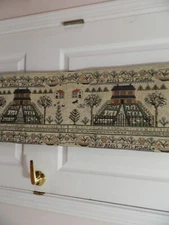 L-23 COLORFUL COUNTRY SAMPLER TAPESTRY TABLE RUNNER
