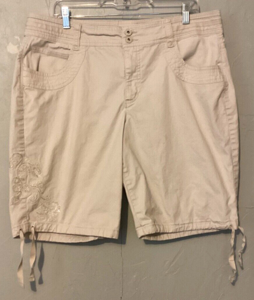 Ladies Missy 16 Shorts Gloria Vanderbilt Bermuda Tan