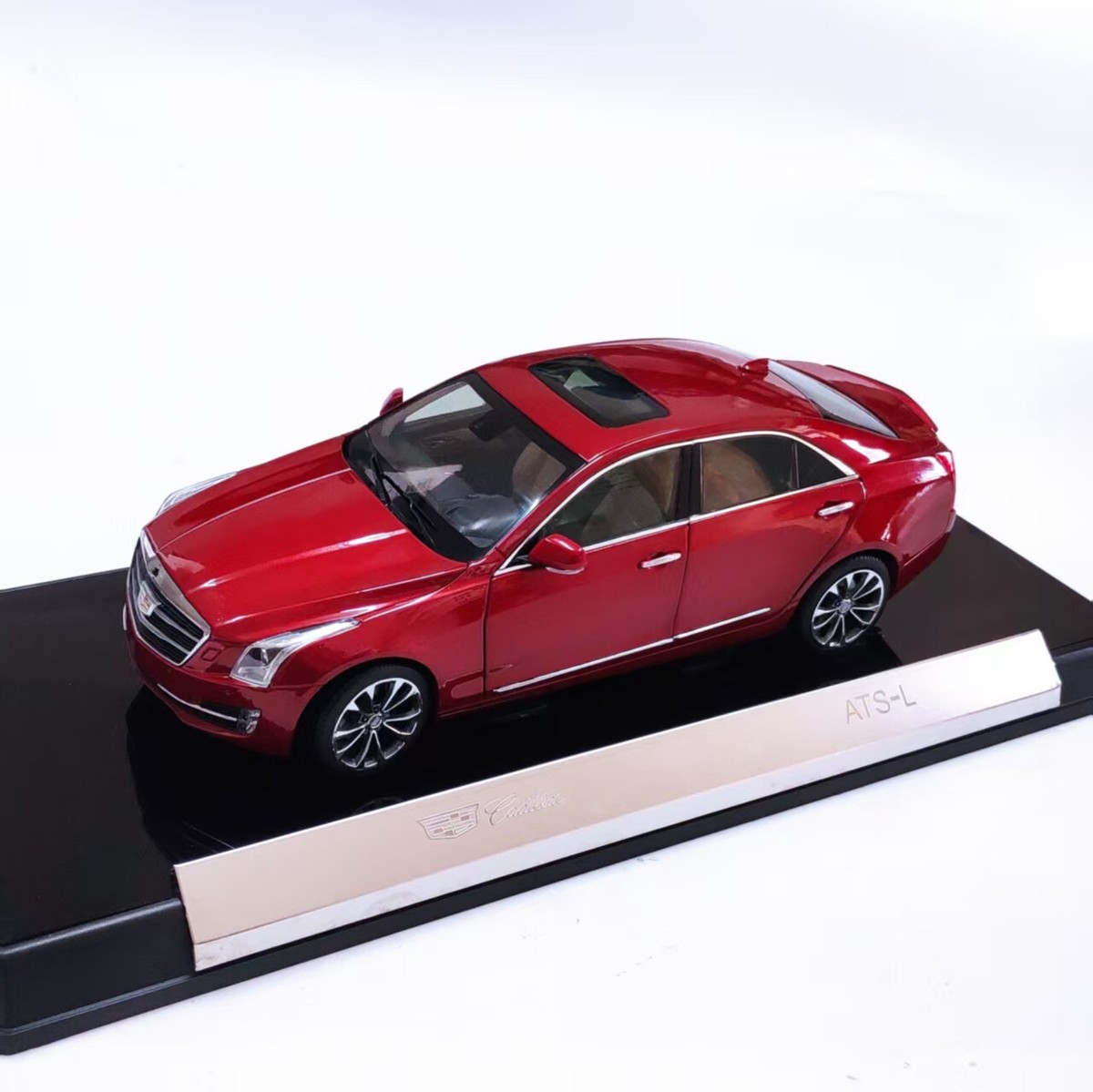 102-012 1/18 キャデラック Cadillac ATS-L レッド 1/18 Cadillac ATS-L / 2018 China SAIC GM Dealer diecast