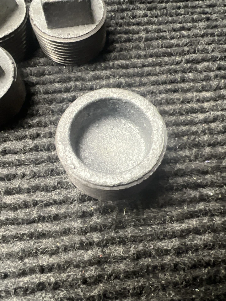 NOS LOT OF 4 JPW 1-1/4" GALVANIZED PLUG SQUARE TOP - Image 3 of 4