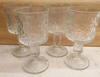 Set of 4 vintage bark style wine glasses