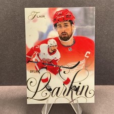 2025-26 Flair #42 Dylan Larkin