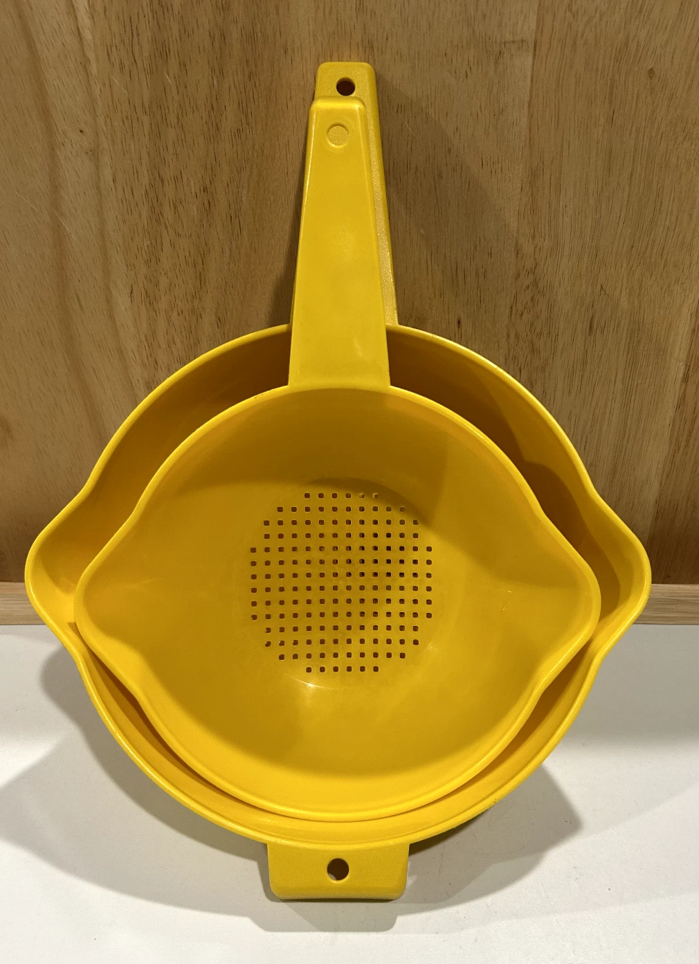 Tupperware Vintage 1200, 1523 1 & 2 Quart Colander Set Yellow Strainers 1970-80s