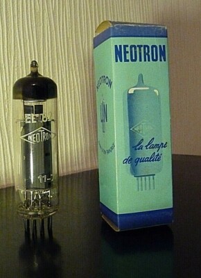 Röhre EL82 6DY5 NEOTRON La Radiotechnique Chartes NOS Neu im Karton getestet stark Metrix U6