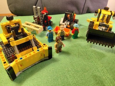 LEGO Technic Backhoe Loader,Bulldozer,Excavator,Forklift,Near Complete 4 minifig