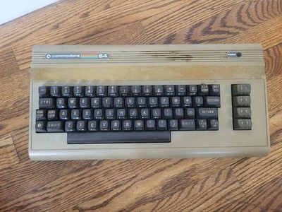 Commodore 64 Model C64 Breadbin Vintage Computer - READ Powers On 