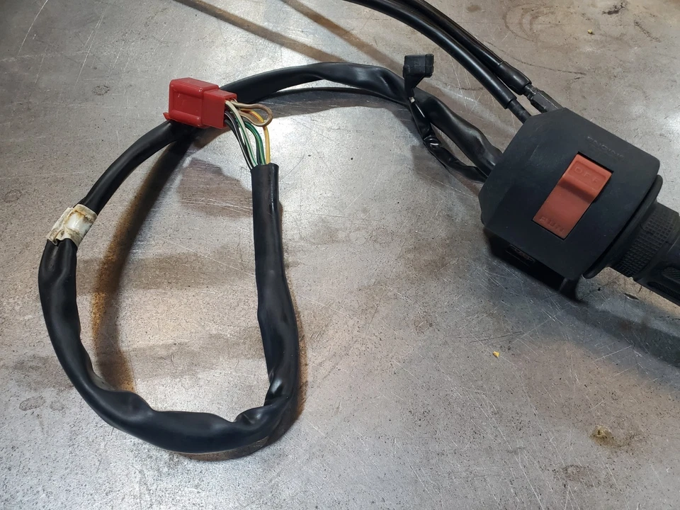 1987 1988 1989 Honda CBR600F1 Hurricane Throttle Tube Assembly & Cables!!! - Image 3 of 4