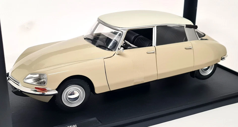 Solido 1/18 - Citroen D Special Albatross Beige 1972 Diecast Scale model car - Image 4 of 4