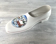 Villeroy & Boch Naif Christmas Laplau Shoe Bowl Dish 9" x 3.25” White Porcelain