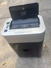 Royal Shredder AQ9100 9Sheet Manual 100 Auto Sheet Feed Tray